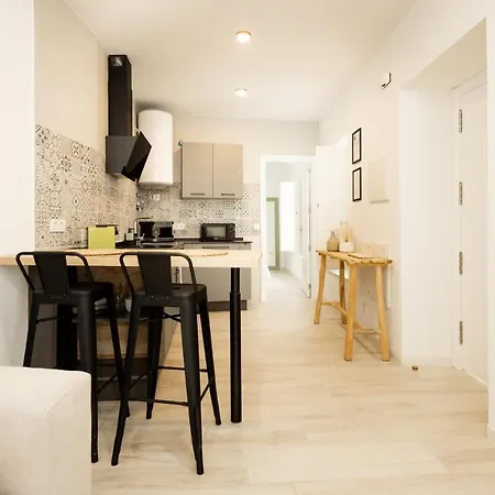 Mucha Vida Little * 加的斯